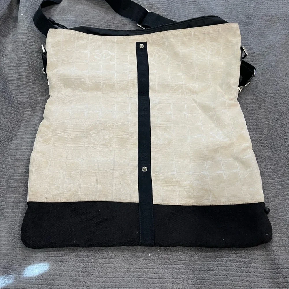 Stunning  large chanel bag‎